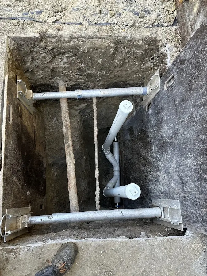 Experienced plumber completing Drain Cleaning work in Addison